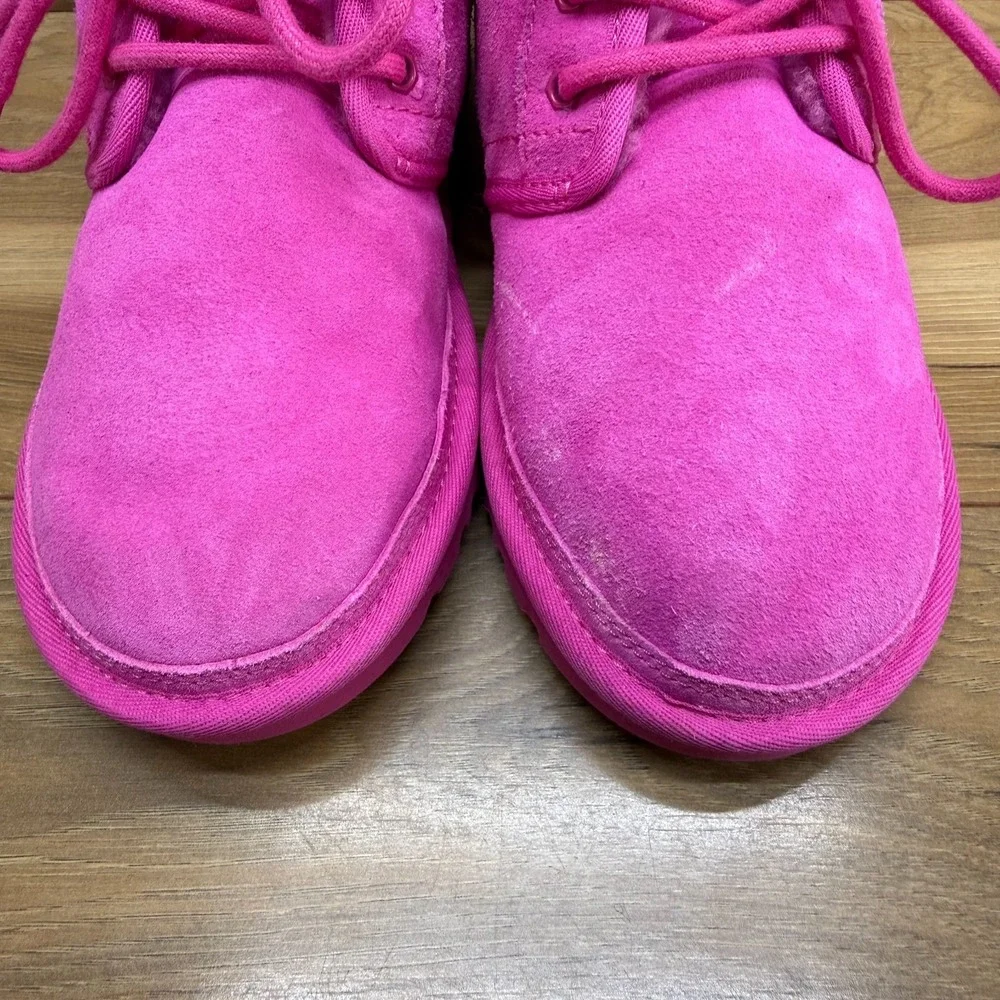 UGG Neumel Chukka Womens Boots Size 7 Pink Suede Shearling Fur Lined